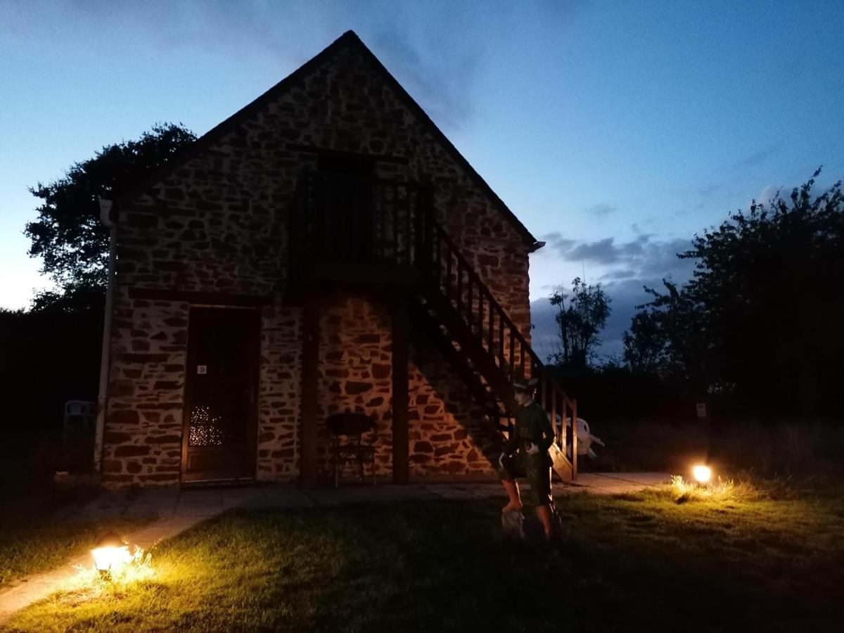 La Petite Boulangerie, chambre d'hôtes indépendante Vaubadon Exterior foto